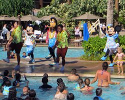 Pool Play With the Disney Characters at Aulani Resort